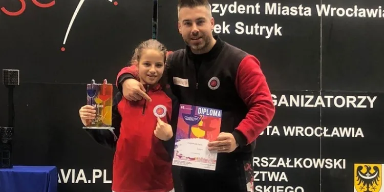 Eskrimci Derin Taşpınar Polonya’da şampiyon oldu