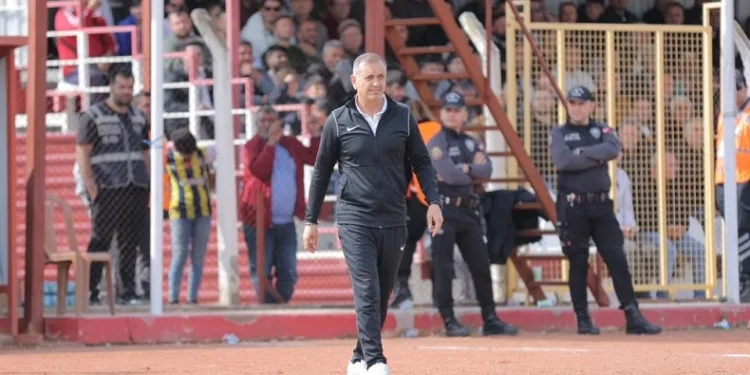 Efeler 09 SFK Teknik Direktörü Veyis Kanber: “Kazandığımız için mutluyuz”