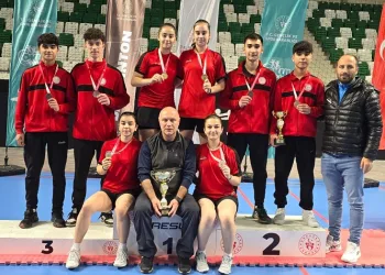Erzincan Anadolu Lisesi Genç Kız Takımı Türkiye Şampiyonu oldu