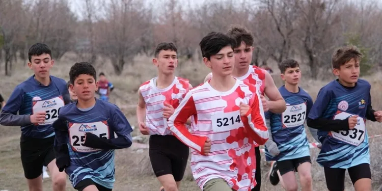 Atletizmi Geliştirme Projesi’nde ilk kademe yarışmaları Erzincan’da gerçekleştirildi