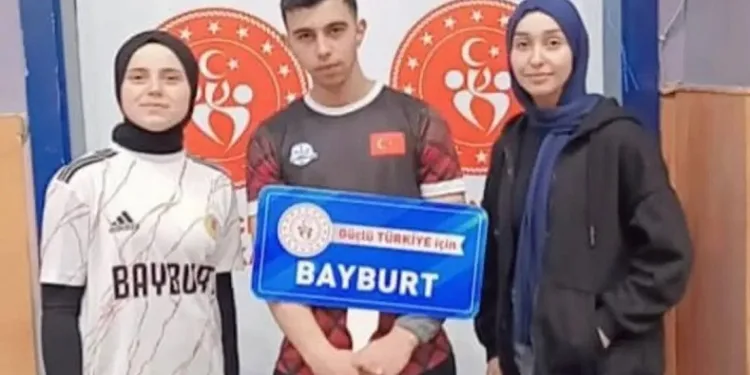 Türkiye bilek güreşi ikincisi Bayburt’tan
