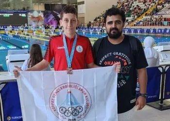 Katıldığı ilk uluslararası yüzme yarışlarından başarıyla döndü