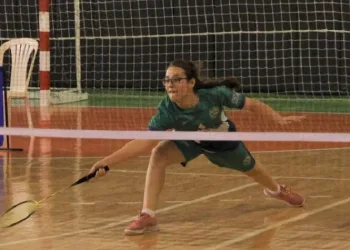 Genç yeteneklerin badminton mücadelesi başladı