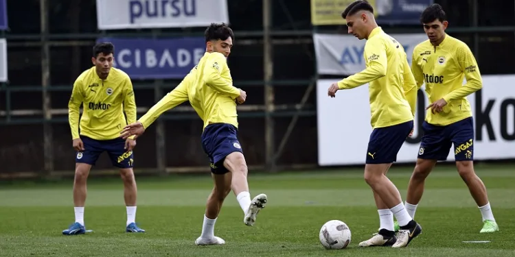 Fenerbahçe, Adana Demirspor maçı hazırlıklarını sürdürdü