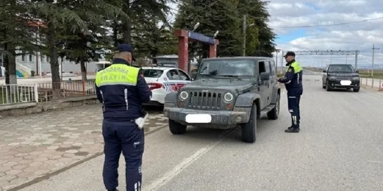 Trafik denetimlerinde 1 milyon 252 bin lira ceza yazıldı