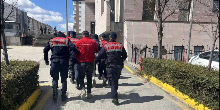 100 bin liralık tadilat malzemesi çalan 3 şüpheli tutuklandı