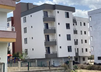 Mersin’de yan yatmaya başlayan bina mühürlendi