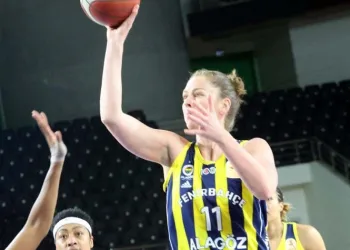 Fenerbahçe, Kadın Basketbol Süper Ligi’nde yarı finalde