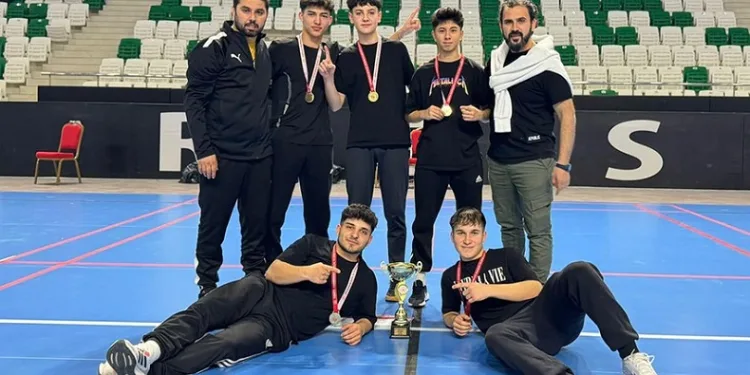 Kayseri Spor Lisesi Badminton Türkiye Şampiyonu oldu