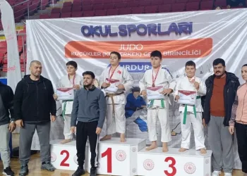 Aydınlı genç judocular grup birinciliği müsabakalarında derece ile döndü