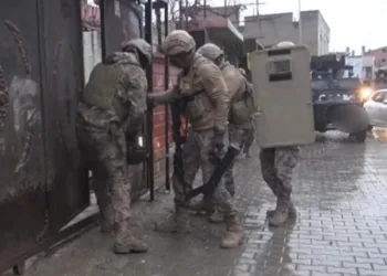 Batman’da sokağı savaş alanına çeviren terör yandaşları gözaltına alındı