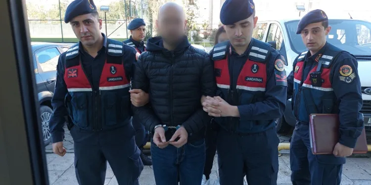 Samsun’da 1’i kadın 2 kişiye uyuşturucu ticaretinden gözaltı