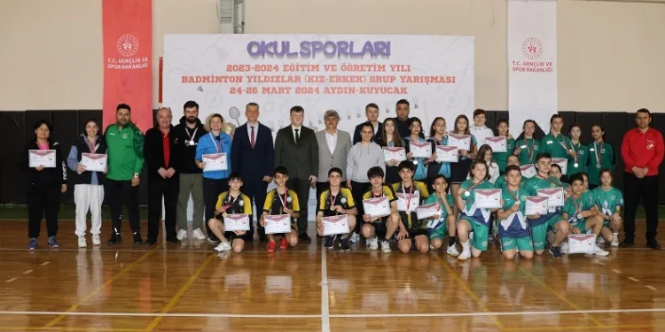 Genç yeteneklerin badminton mücadelesi tamamlandı