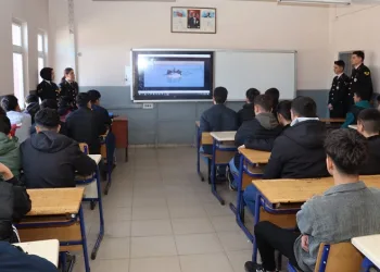 Ağrı’da lise öğrencilerine jandarma mesleği tanıtıldı