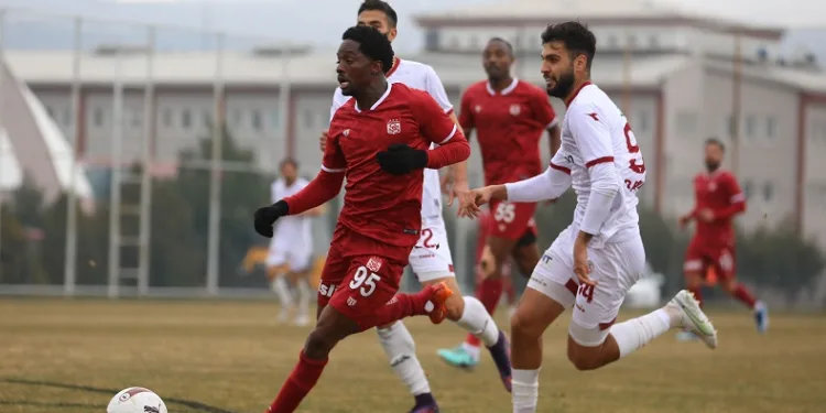 Sivasspor, hazırlık maçında Tokat Belediye Plevnespor’u 6-1 yendi