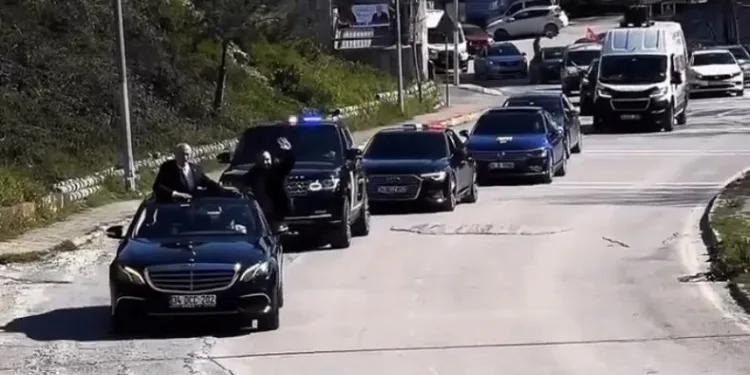 Pendik’te muhtarın çakarlı lüks araç konvoyuna para cezası