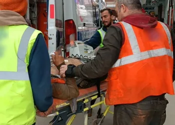 3. kattan düşen işçi yaralandı