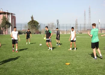 Denizlispor’un gençleri Keçiörengücü’ne sıkı hazırlanıyor