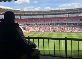 Eskişehirspor’un 18 yıldır gollerinin sesi olan adam işine ve siyah-kırmızıya duyduğu aşkı anlattı
