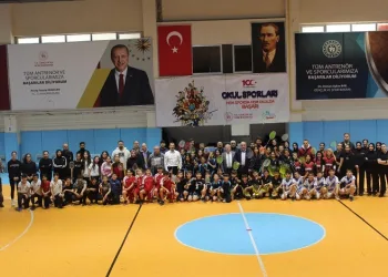 Okul Sporları ‘Badminton’ müsabakaları başladı