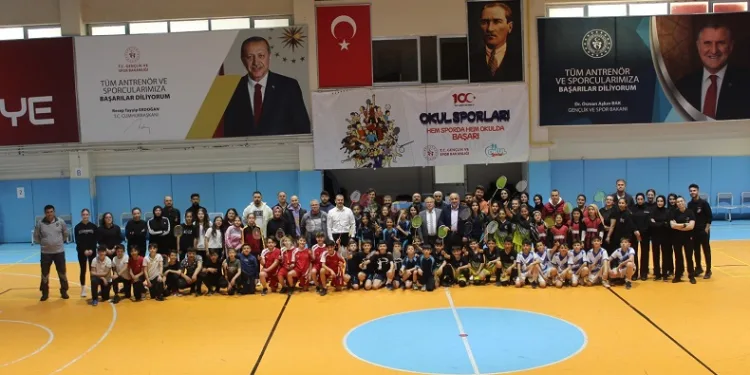 Okul Sporları ‘Badminton’ müsabakaları başladı