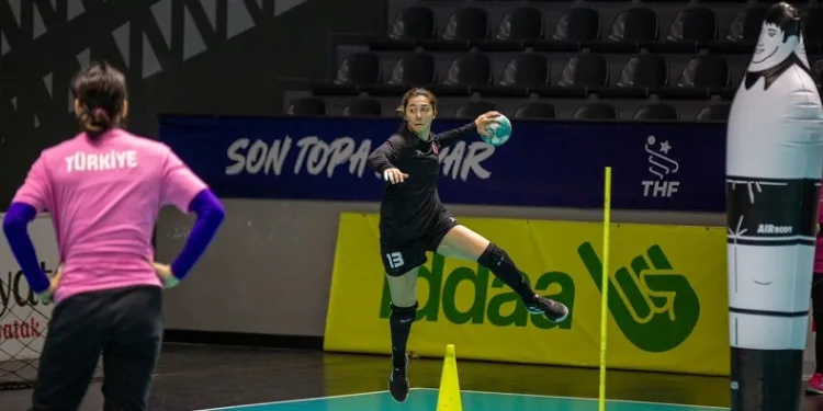 A Milli Kadın Hentbol Takımı, Karadağ ve Sırbistan maçı hazırlıklarına başladı
