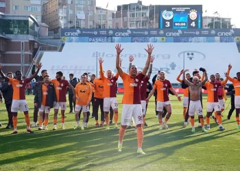 Carlos Vinicius: “Kurduğumuz aile ortamı ile şampiyon olacağımıza inanıyorum”