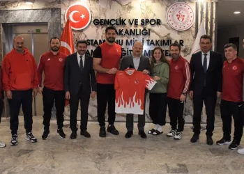 Kastamonu Valisi Meftun Dallı’dan olimpiyatlara hazırlanan şampiyon sporculara moral desteği