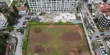 Bakırköy’de futbol sahasına yapılan tesis, belediye ile vatandaşı karşı kaşıya getirdi