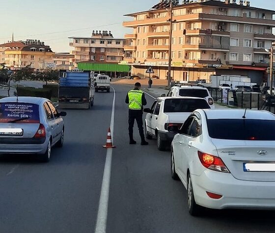 Alanya'da jandarmadan 23 araca trafikten men cezası