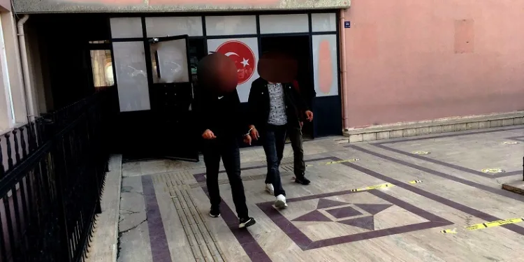 Aranan şahıslar Kuşadası polisinden kaçamadı