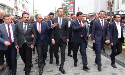 Enerji ve Tabii Kaynaklar Bakanı Dr. Alparslan Bayraklar, Uşak’ta esnafı ziyaret etti