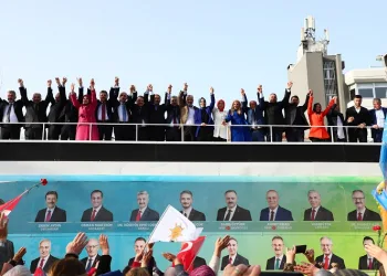 Cumhur İttifakı adayları Ortahisar mitinginde mega projeler için halka söz verdi