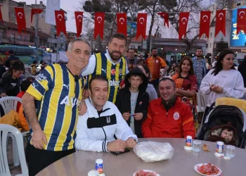 3 büyük takım taraftarı iftarda buluştu