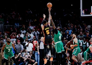 NBA’de Atlanta Hawks, Dejounte Murray’nin son saniye basketiyle kazandı