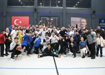 Çayırova Belediyesi Bornova deplasmanında