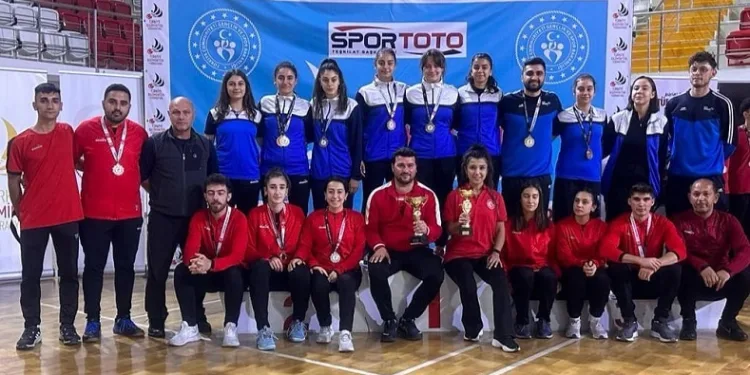 Erzincanlı sporcular başarıdan başarıya koşuyor