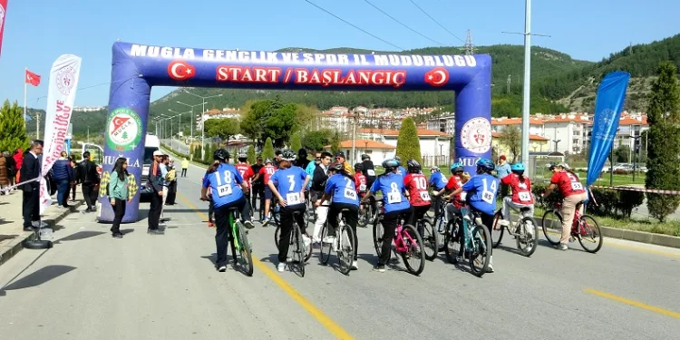 Muğla’da okul sporları bisiklet yarışı düzenlendi
