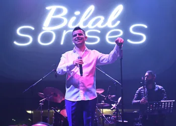 Bilal Sonses Osmangazi Meydanı’nda konser verdi
