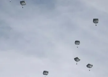 ABD Gazze’ye ilk yardımını havadan indirdi