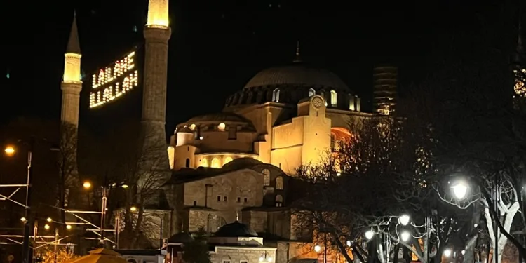 Ramazan ayının ilk teravih namazı kılındı