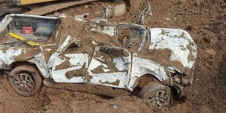 İliç’te maden faciası Toprak altında kalan pikaba ulaşıldı