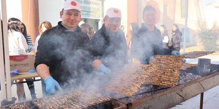 1 ton hamsi, 1 saatte tükendi