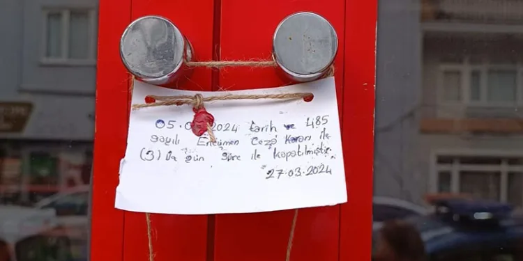 Bursa’da 2 zincir market mühürlendi