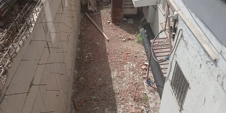 Apartmanın 3. katından düşen kız çocuk yaralandı