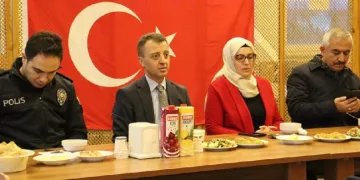 Başkan Şaltu öğrencilerle iftarda buluştu