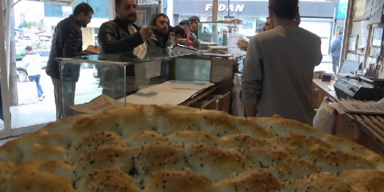 Aksaray’da iftara dakikalar kala tatlı telaş