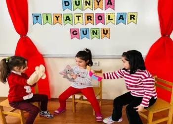 Anaokulu Öğrencileri Tiyatro Gününü Kutladı