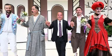 AŞT’nin ‘Huysuz’ oyununu beğeni topladı