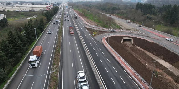 Stadyum bağlantı yolunda tamamlanan kısımlar trafiğe açıldı